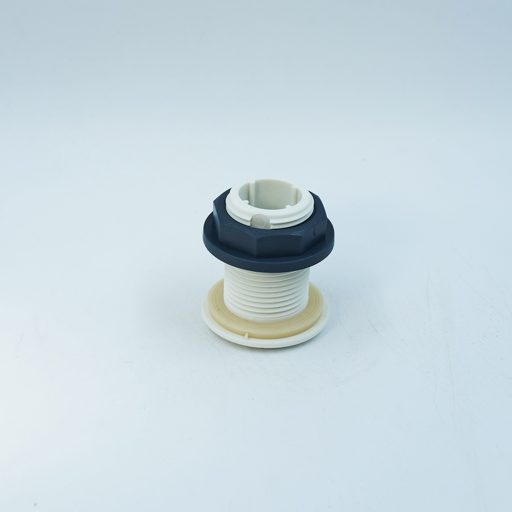 Pasamuros PVC